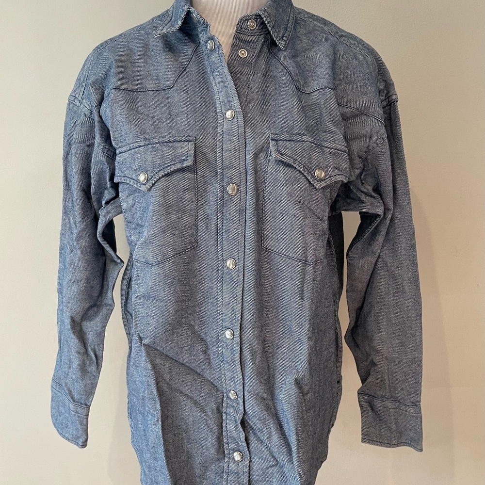 Jcrew women’s flannel shirt - denim look with shell snap closure- size 0